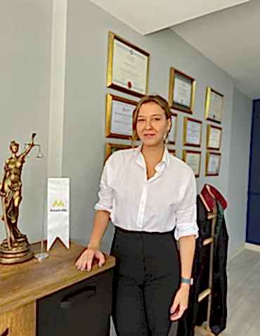 Avukat Ezgi Akgün
